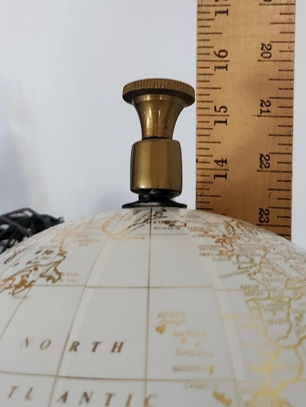 ​🌎 Elegant White & Gold Decorative Desktop Globe 15 Inches Tall Executive Look - Picture 15 of 16